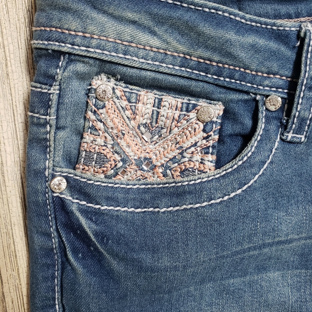 Jeans - Picture 2 of 5